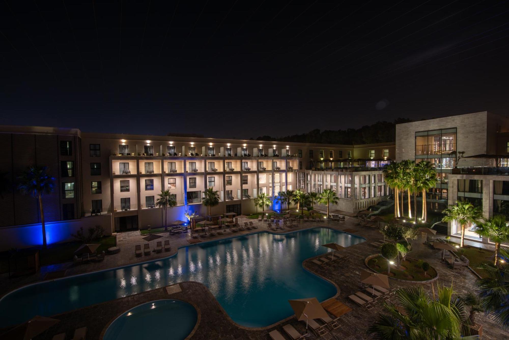 Dominium Palace Agadir Exteriör bild The hotel at night